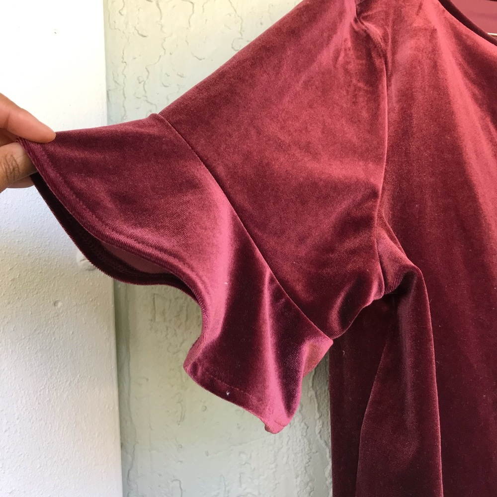 🦄 Ann Taylor Velvet Burgundy Top